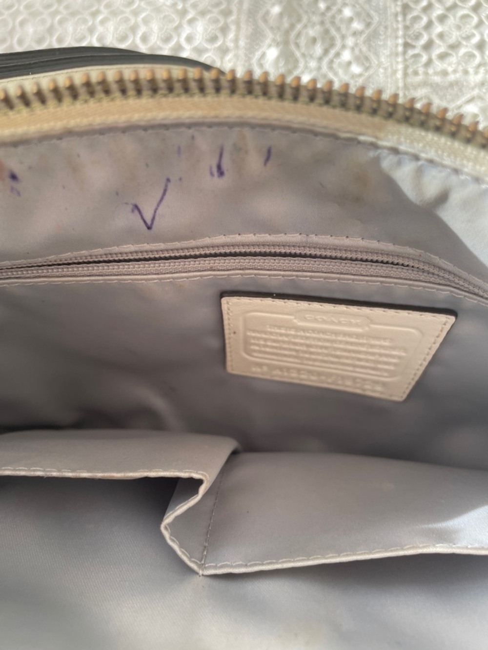 Coach Cream Leather Shoulder Hobo with Gold Hardware - Picture 4 of 5